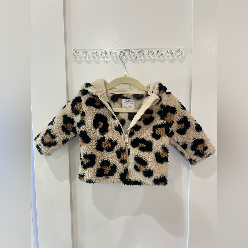 🔥3/$18🔥 Girls jacket 6-9 months. Leopard Print Sherpa Jacket